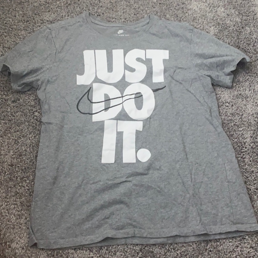 Nike tee